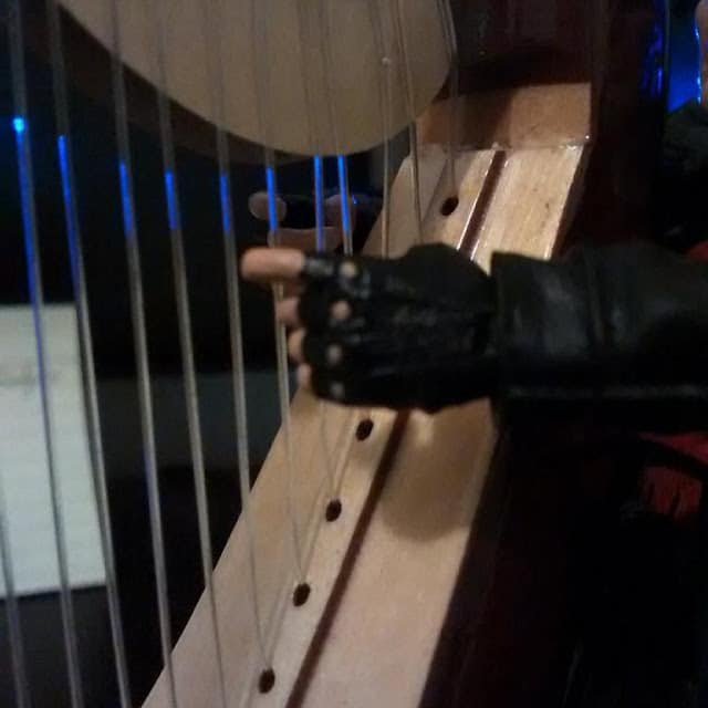 Harp Hands