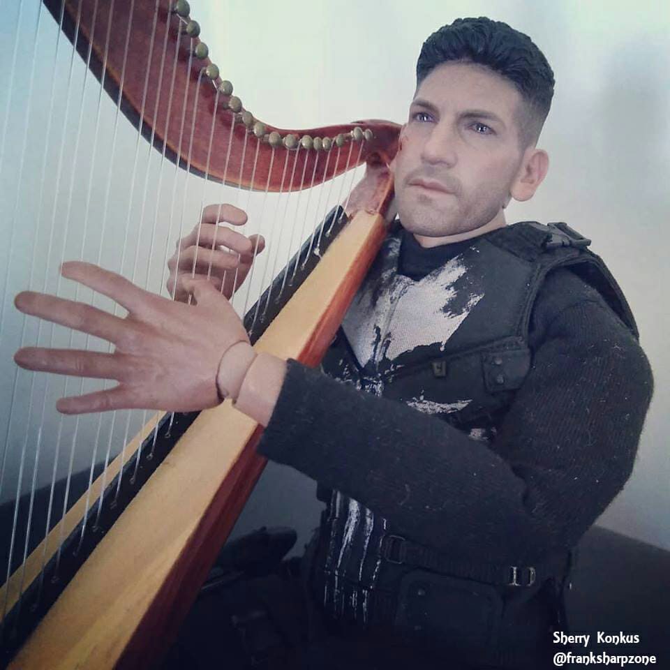 See-how-Pete-Castiglione-plays-the-harp-so-beautifully.